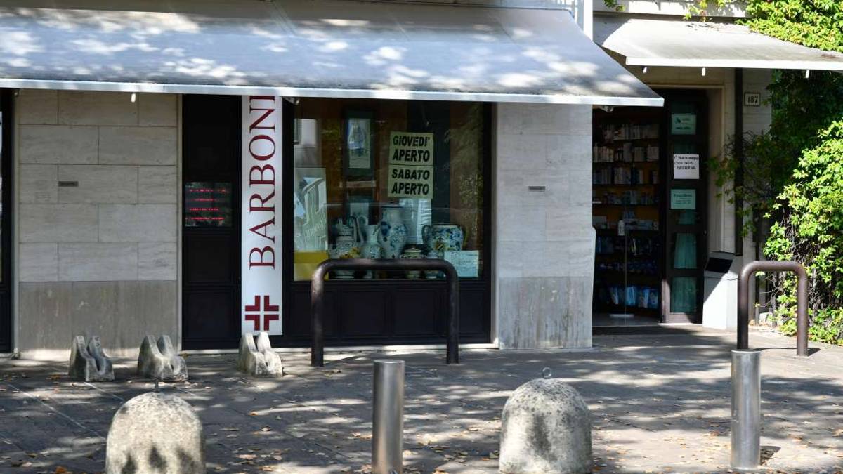 Forlì. Rapina farmacia armato di forbici, caccia all'uomo