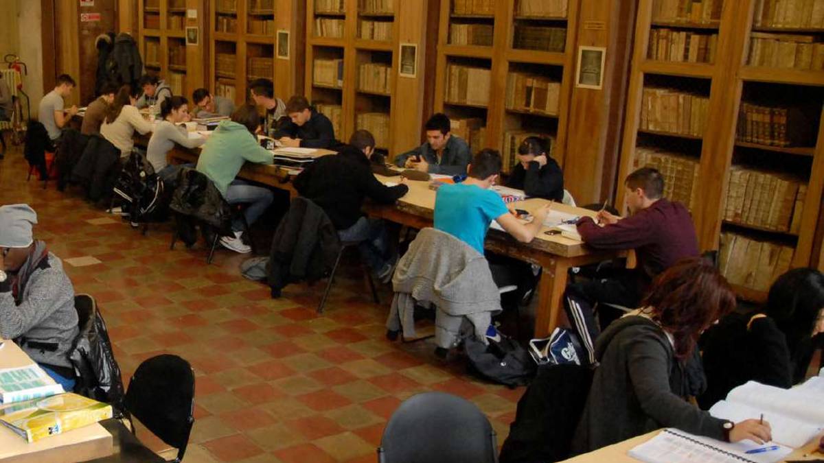 Forlì. Biblioteca, si amplia l'orario di apertura