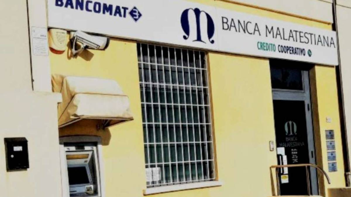 Valconca. Doppio assalto alle banche: ladri in fuga con 15mila euro