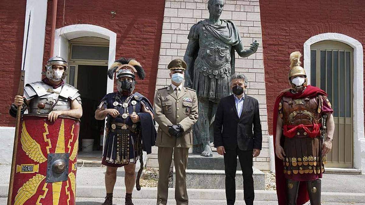 Giulio Cesare in piazza, Aries raccoglie oltre cento firme