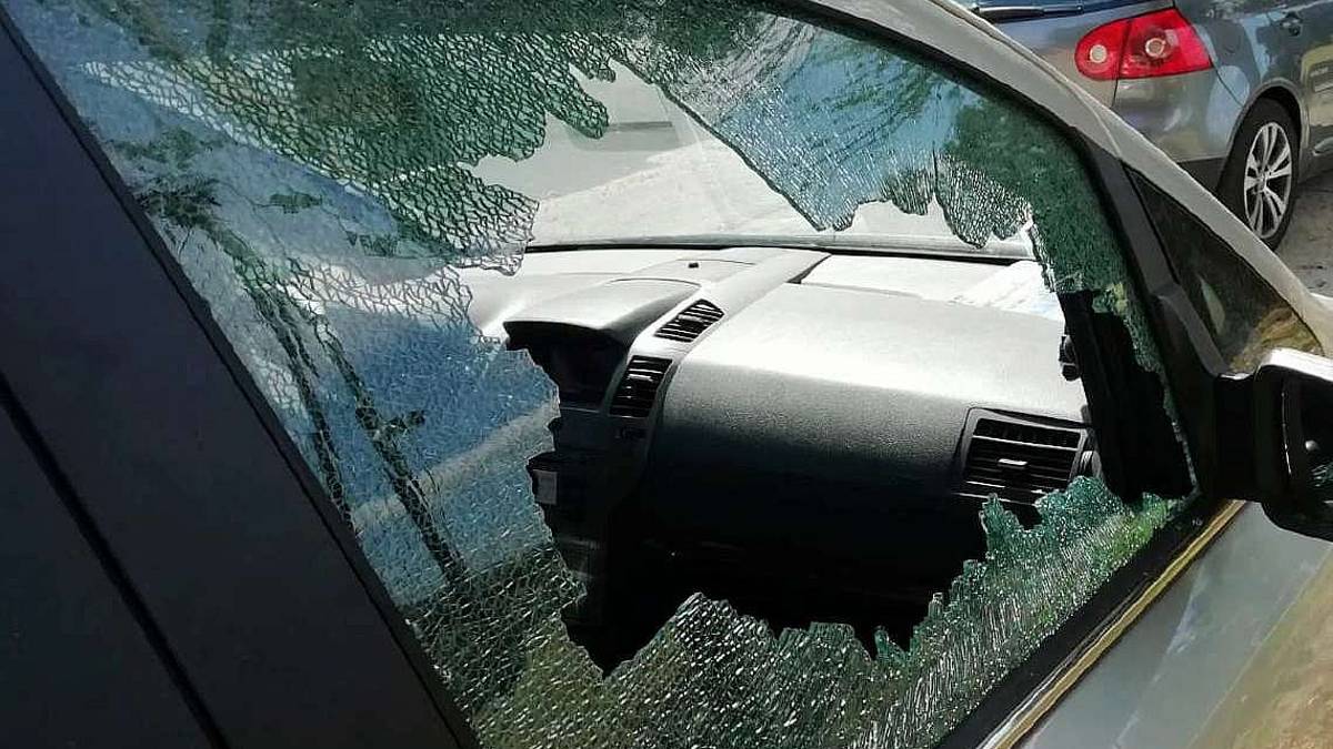 Longiano, spaccati i vetri dell'auto della Papa Giovanni XXIII