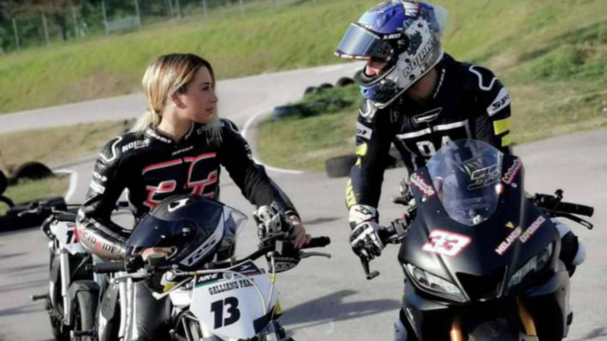 Ravenna, Sofia Collinelli a lezione di guida da Marco Melandri