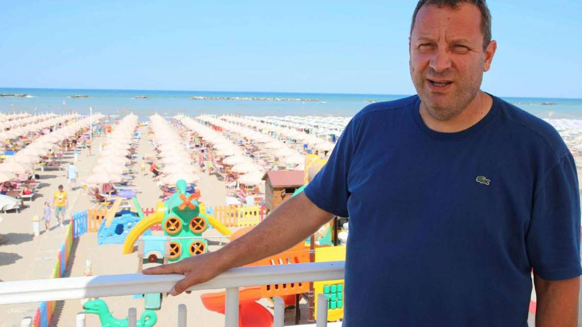In spiaggia a Cesenatico aumenti contenuti, ma bar più salati