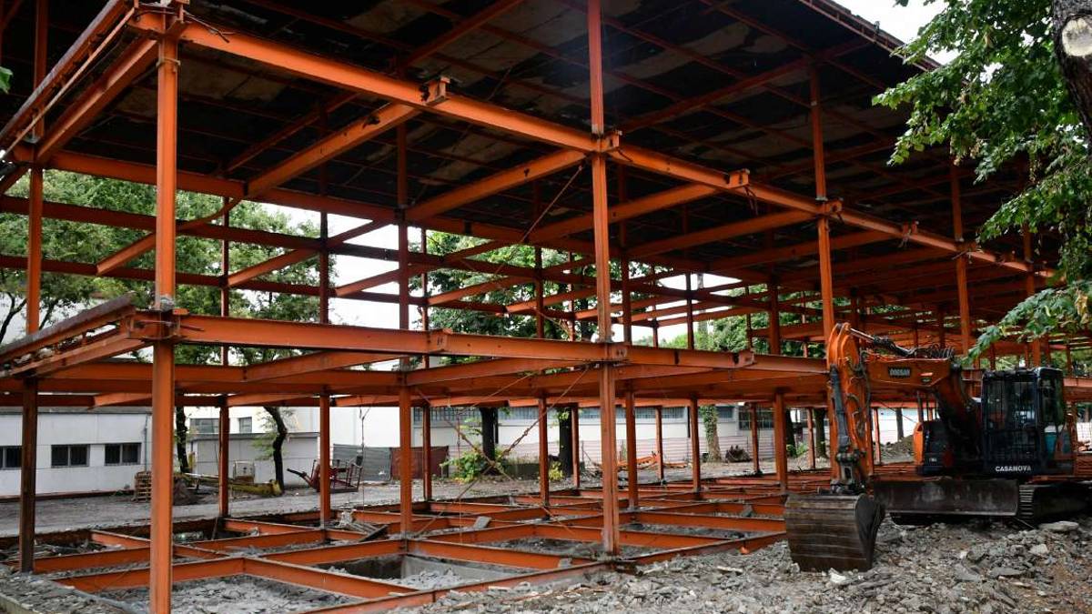 Forlì, conclusa la demolizione dell'ex scuola Oliveti