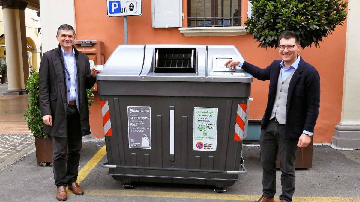 A Medicina cambia la raccolta rifiuti con i nuovi kit e cassonetti