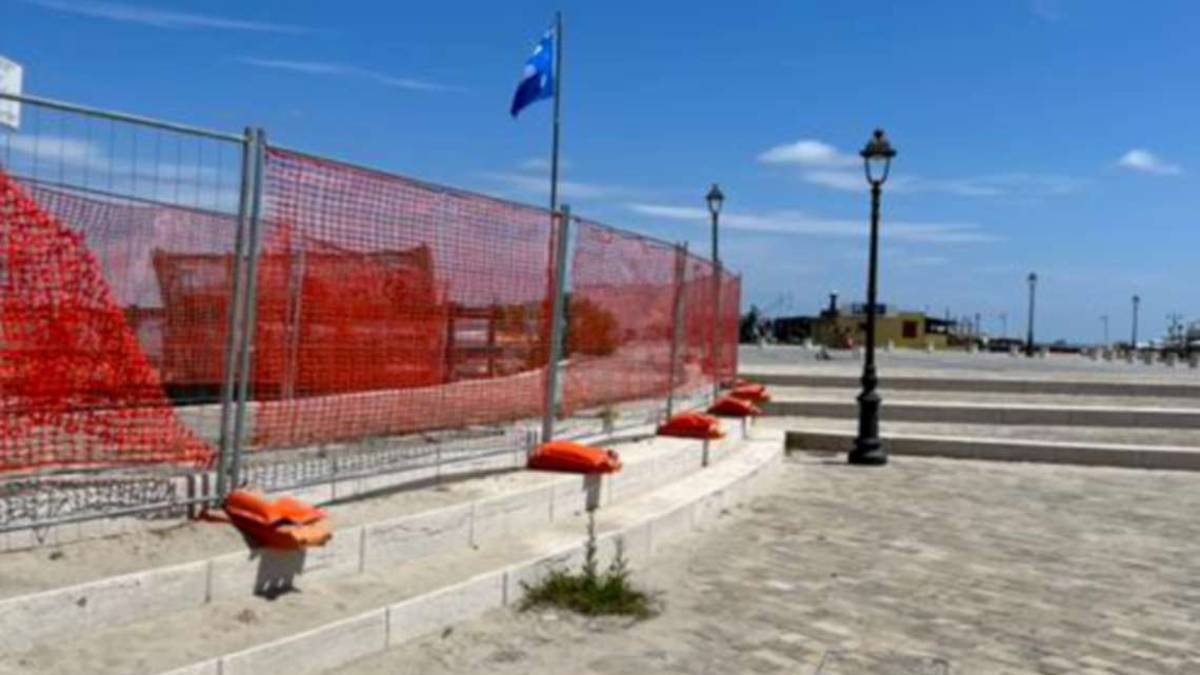 Cesenatico, lavori in corso per sistemare piazza Spose dei Marinai