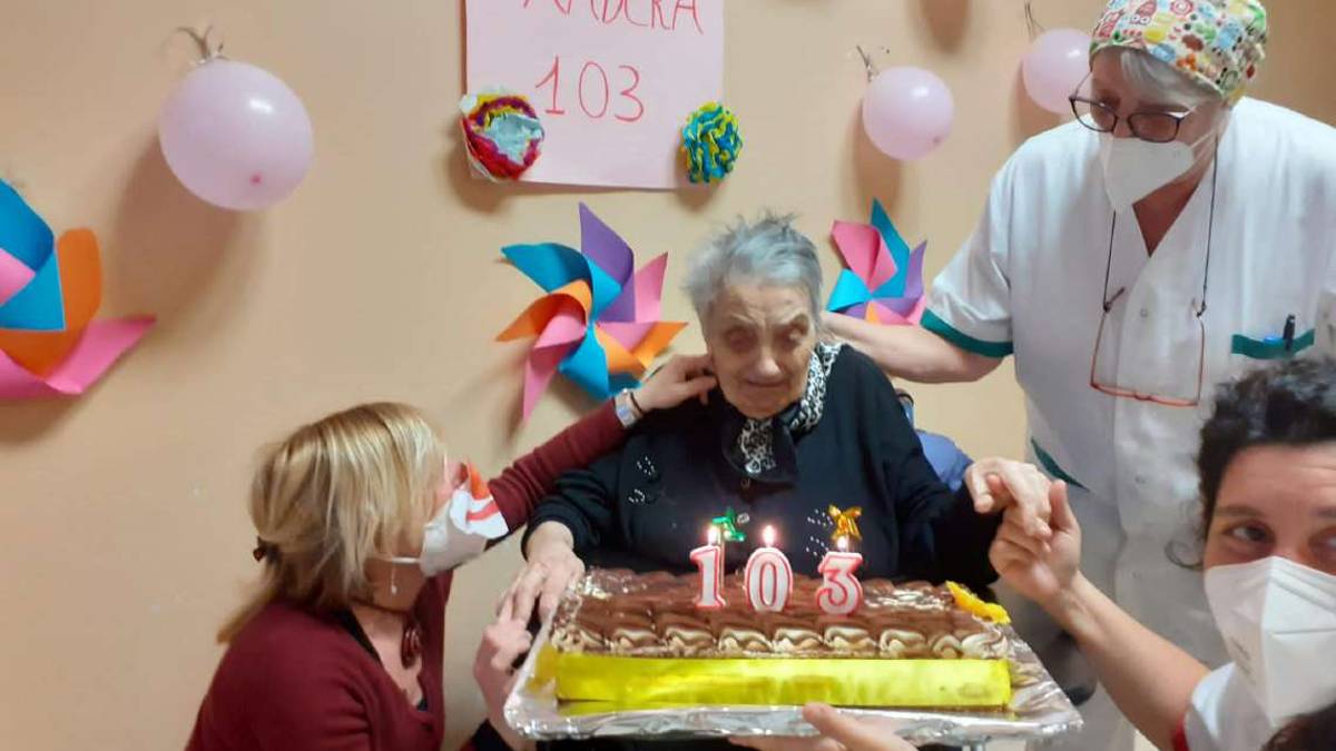 Cesenatico, guarisce dal Covid e festeggia i 103 anni