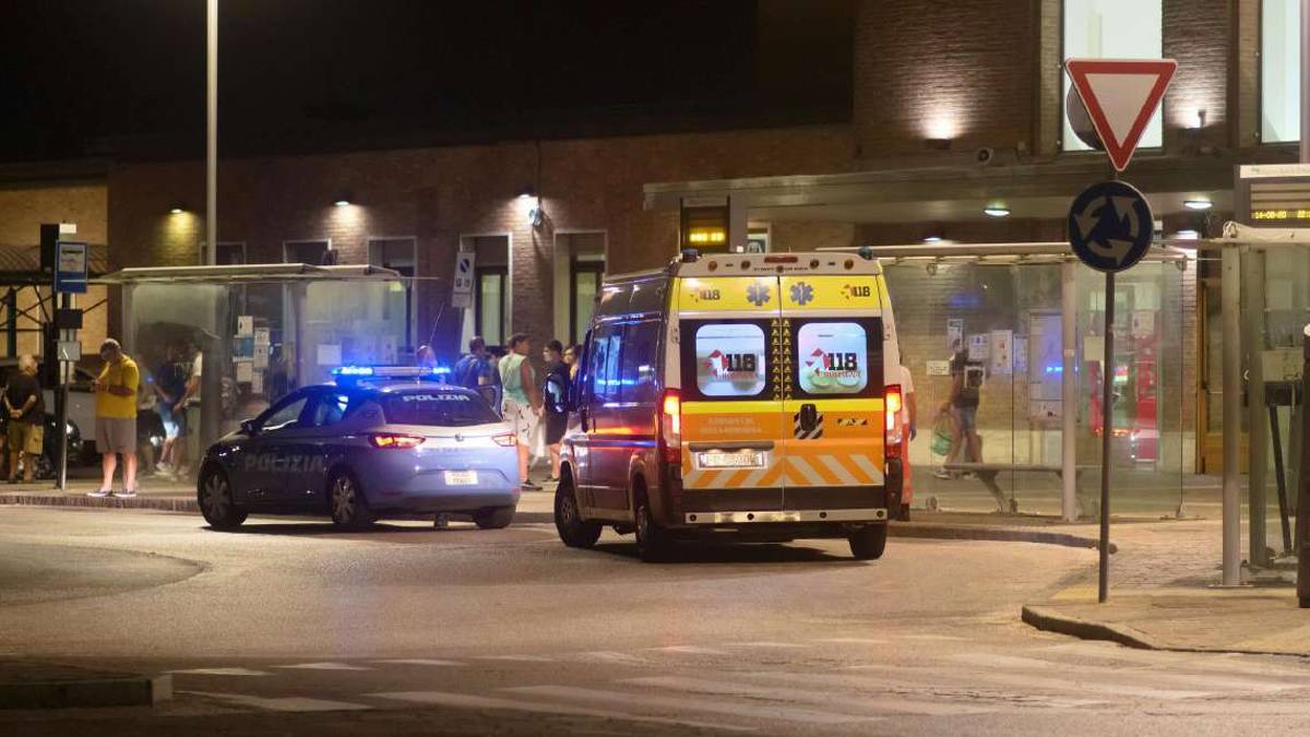 Ravenna, choc in stazione: Sono stata violentata