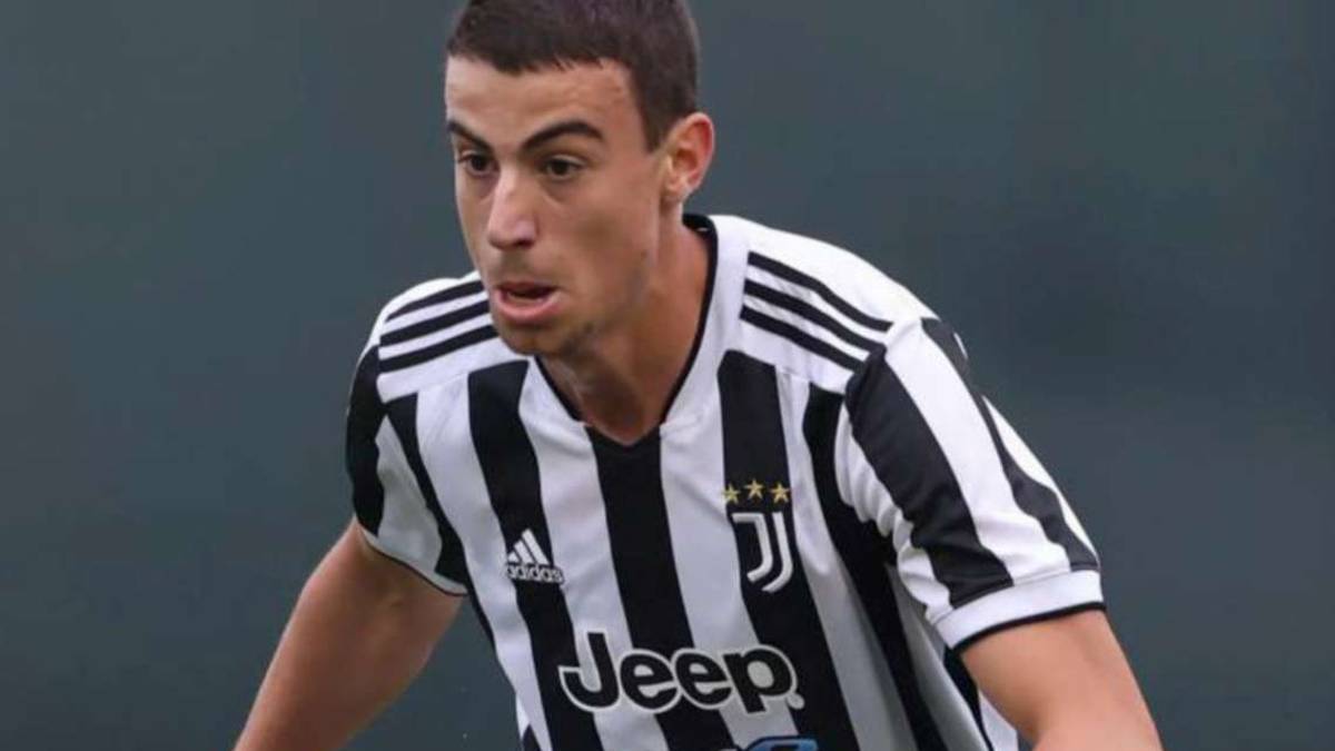 Calcio, Casadei, Giovane e Turicchia con l'Italia Under 19 per preparare gli Europei in Slovacchia