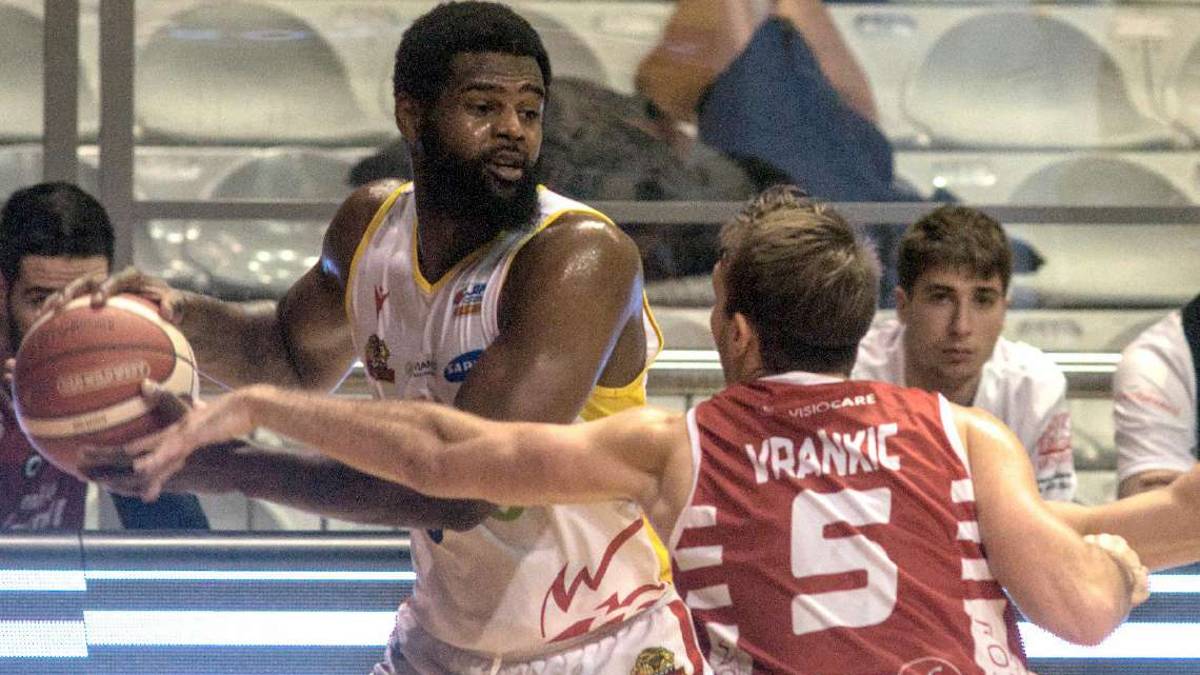 Basket A2, OraSì: ciao Bocconcelli, resta il nodo-Lewis