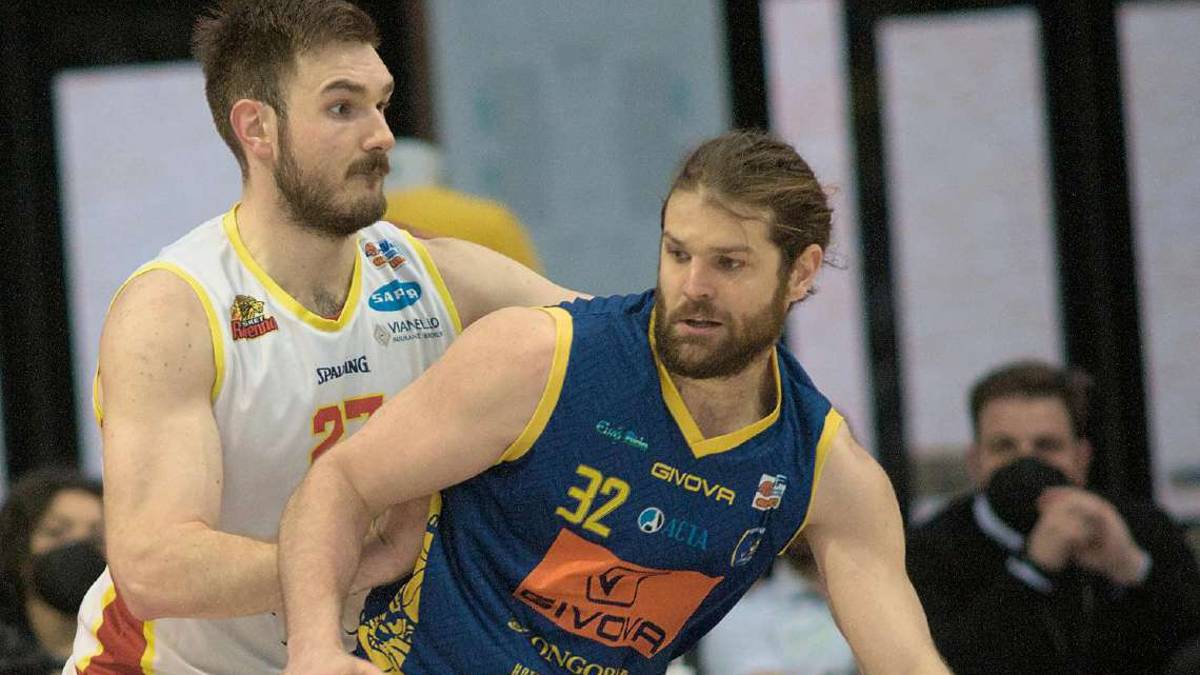 Basket A2, Simioni e la via del derby: Orasì, meno palle perse
