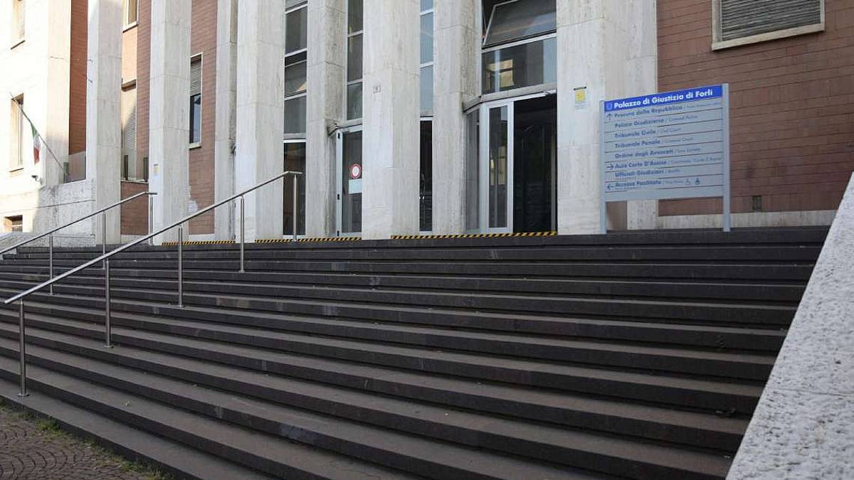 Forlì, truffa con il contachilometri