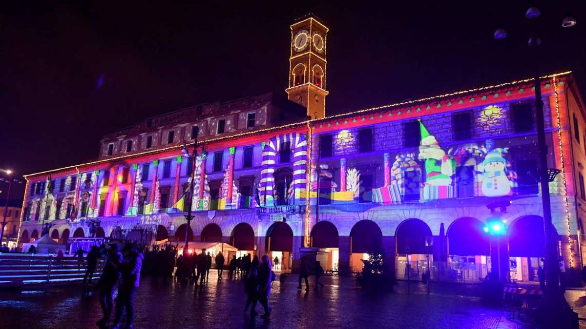 Forlì. Meno luci, ma il Natale si farà