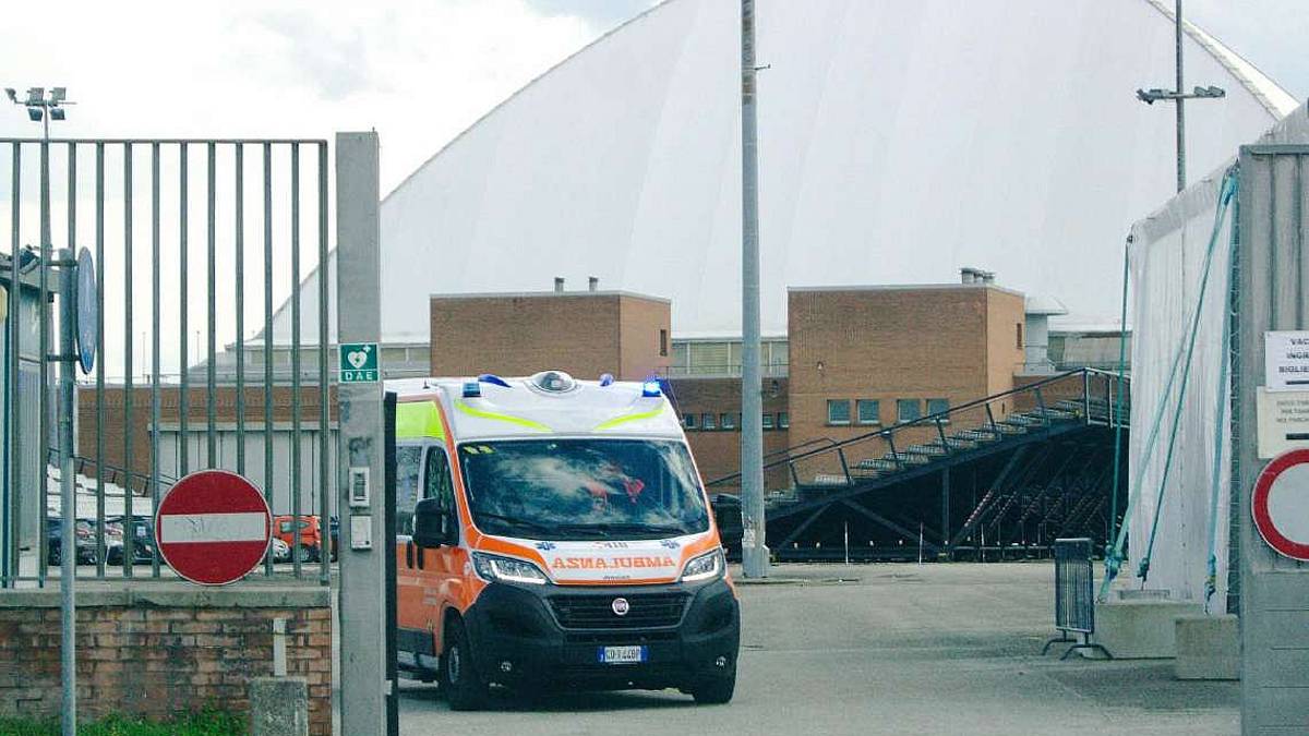 Ravenna, infermiera allergica in choc anafilattico per il vaccino