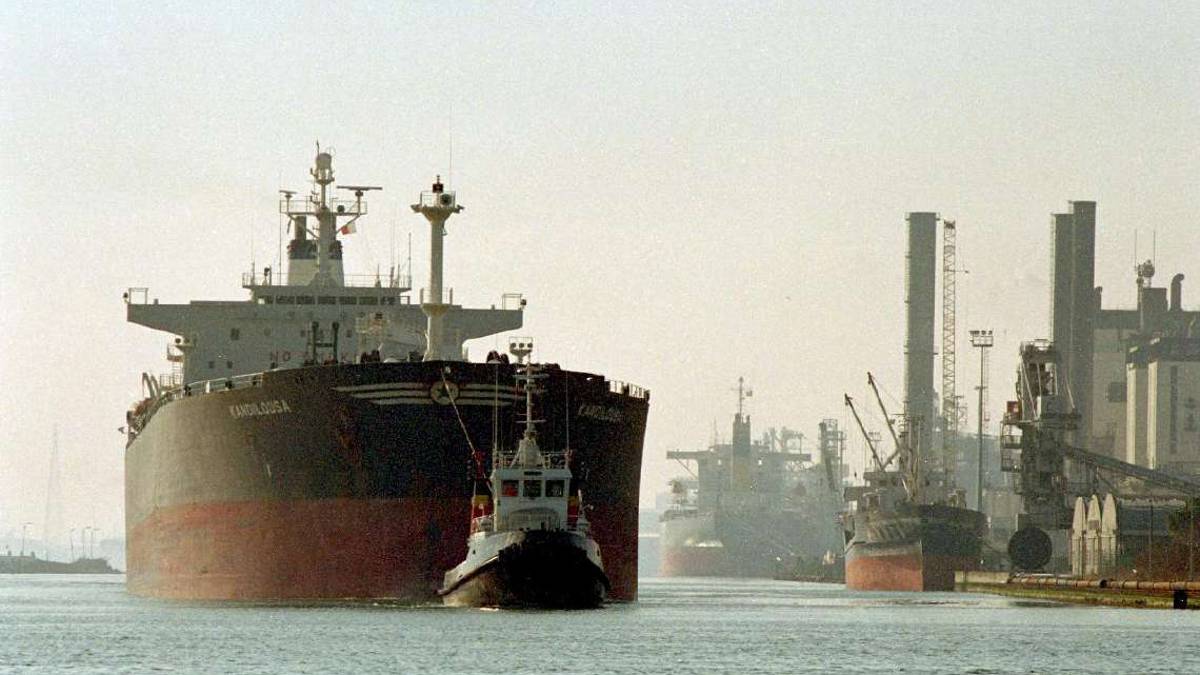Porto, ok dall'Arpae per il via al dragaggio