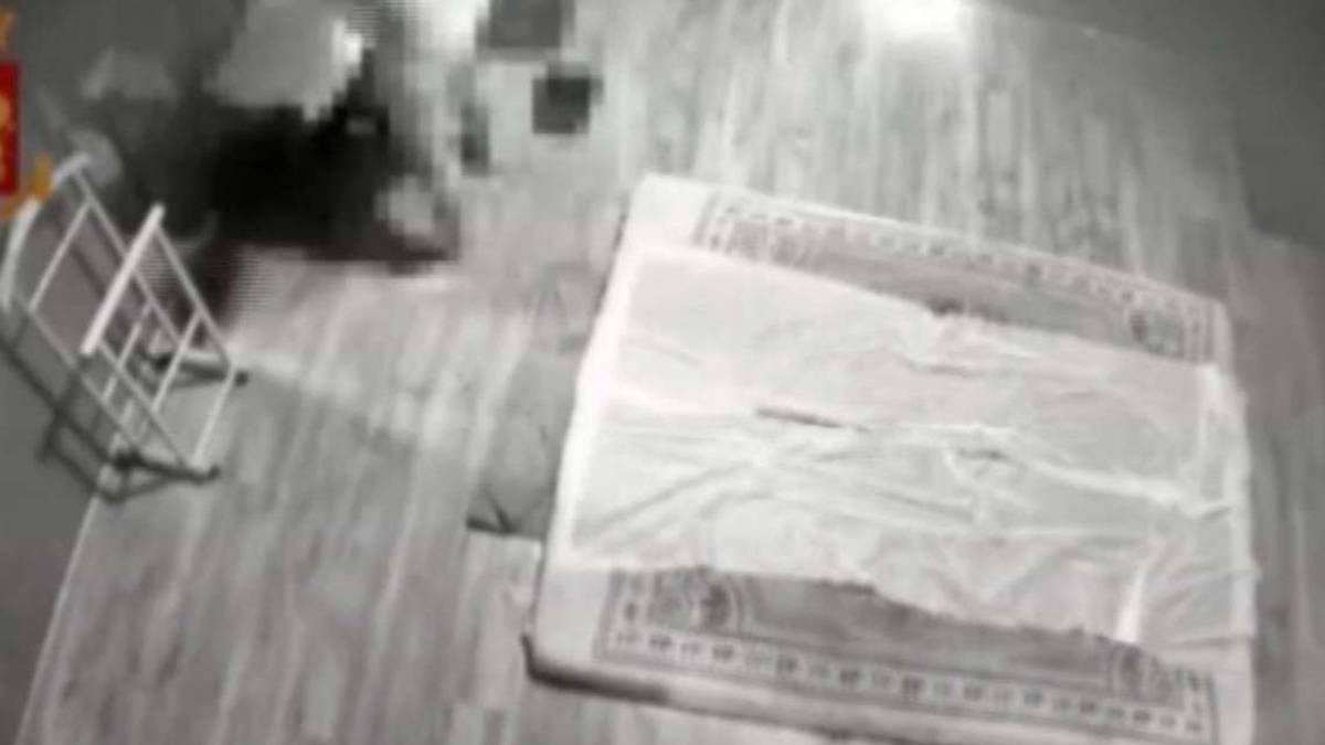 Faenza, massaggi hot al centro olistico: Ma era filosofia, mica sesso