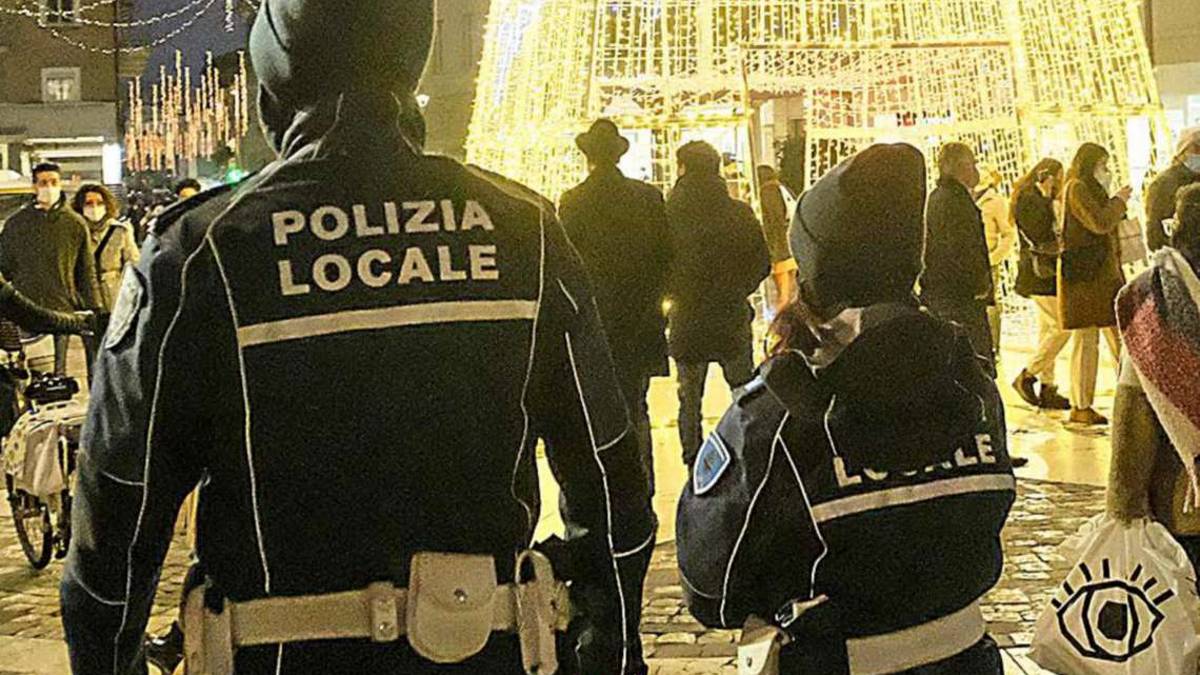 Rimini. Mostrate la patente, vigili aggrediti da 2 automobilisti