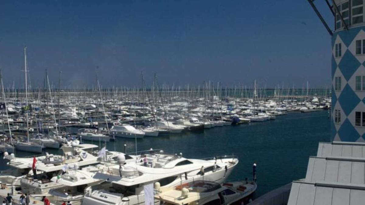 Ravenna, rifiuti al porto: Pronti a far causa a 600 diportisti