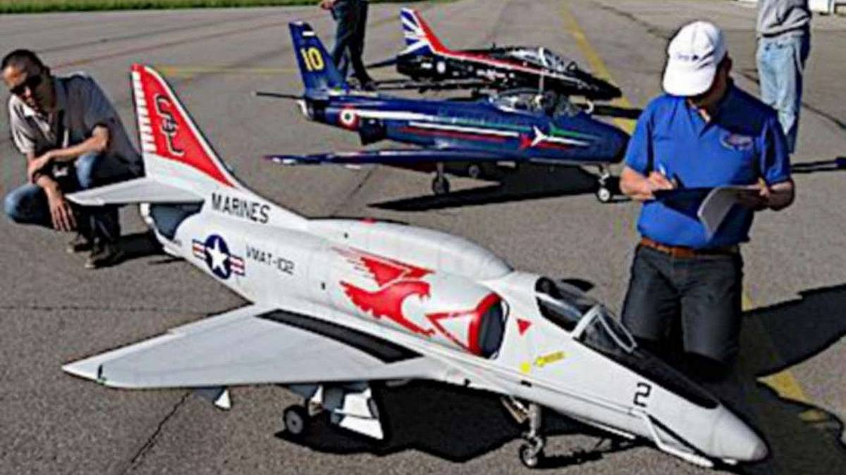 Lugo, voglia di volare: l'aeroclub Baracca riparte in grande stile