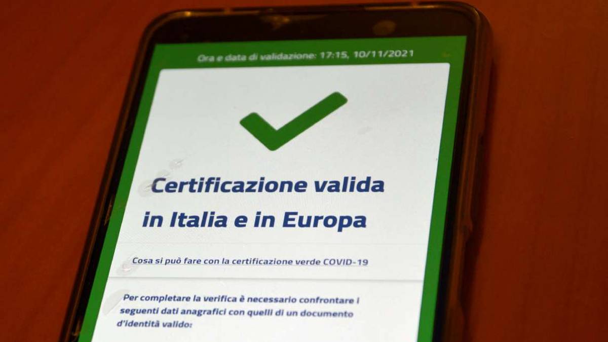 San Marino. mostra Green pass di un altro, 2mila euro di multa