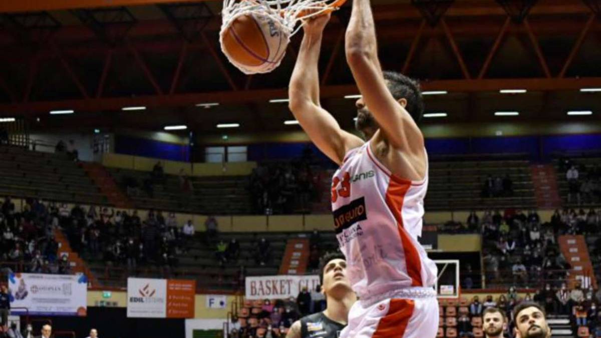Basket A2, ora l'Unieuro guarda al 6° posto