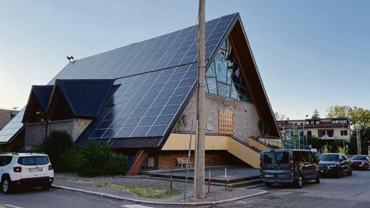 Cesena, la chiesa a tenda all'ippodromo festeggia 60 anni