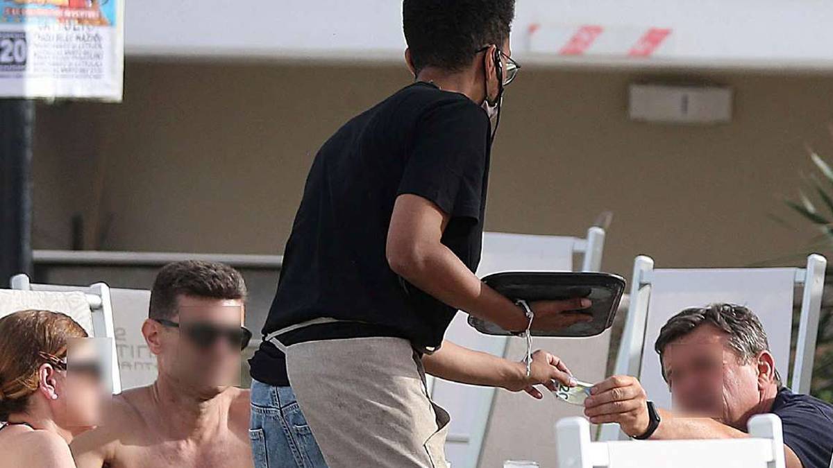 Ravenna, annuncio choc sul web: cerco barista 7 giorni su 7