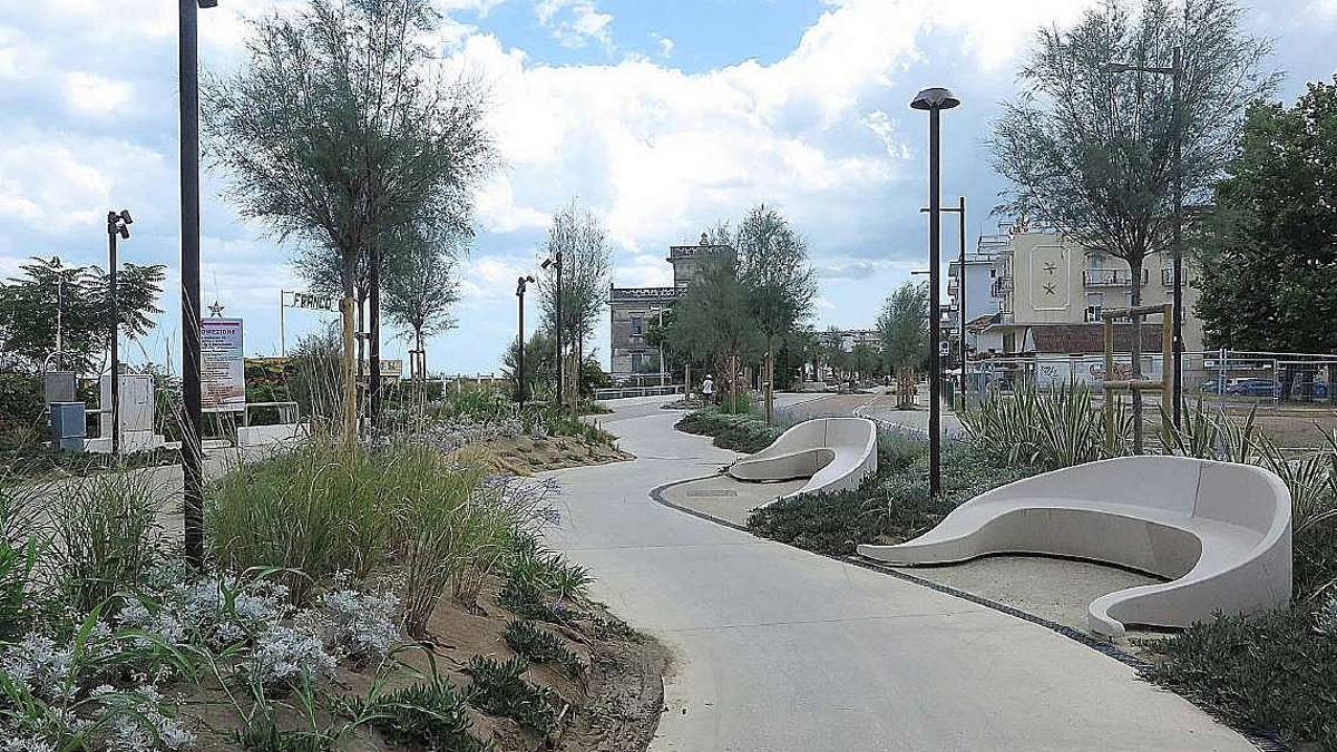 I bagnini: Senza parcheggi i bagnanti non vengono a Viserbella