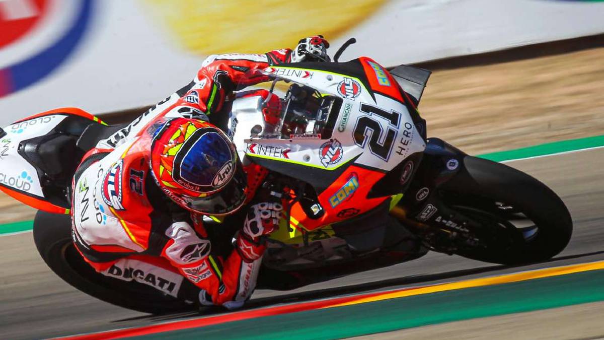 Superbike, meraviglia Rinaldi: ad Aragon è il re del venerdì