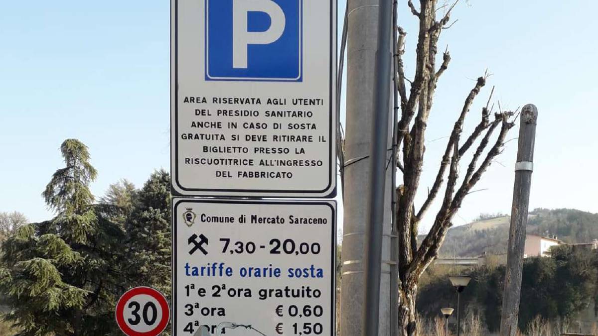 Mercato Saraceno, regolamentati i parcheggi al Cappelli