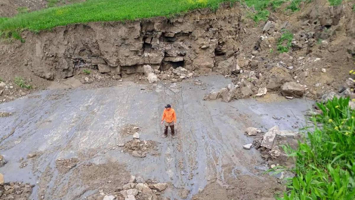Imola, voragine a Fontanelice: Il nostro campo ora è un canyon