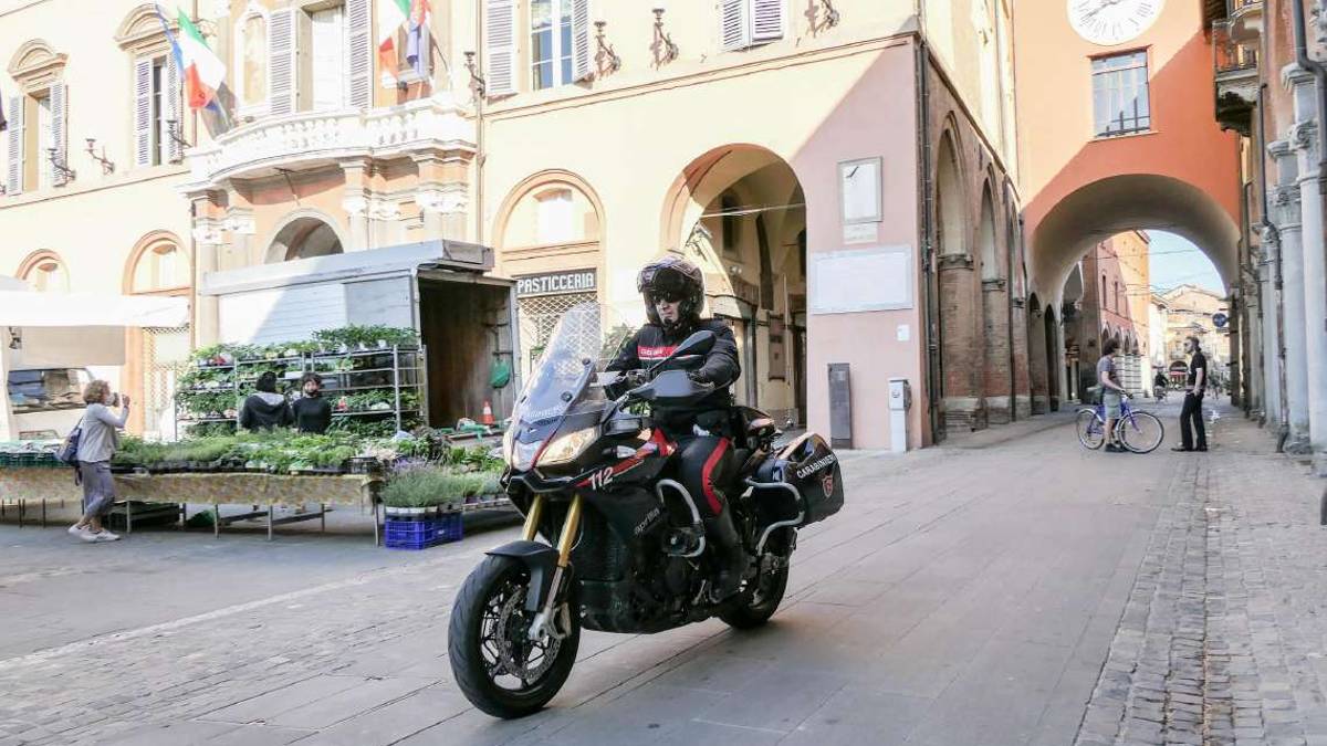 Imola, si fingono tecnici e vigili per rubare nelle case