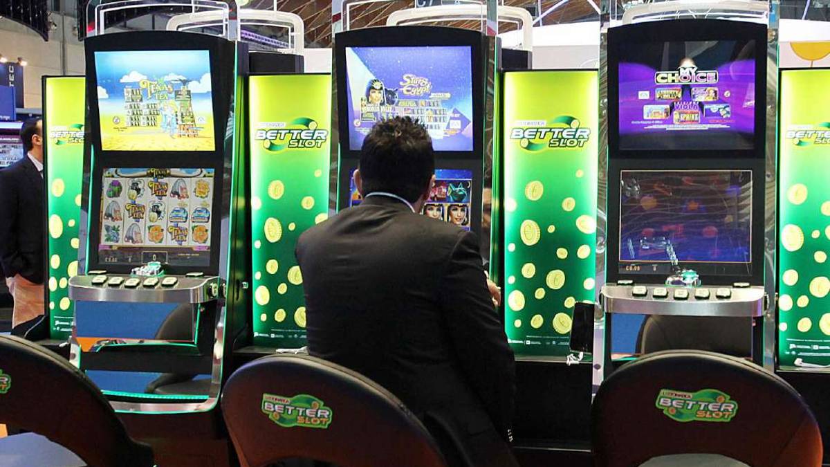 Ravenna, slot machine difettose: evasione milionaria