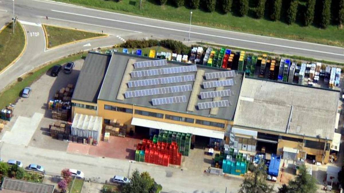 Imballaggio riciclabile in Romagna per un prodotto con la Pink Lady