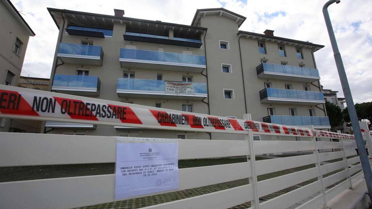 Cesenatico, ex hotel Riviera: edificio confiscato e tutti colpevoli