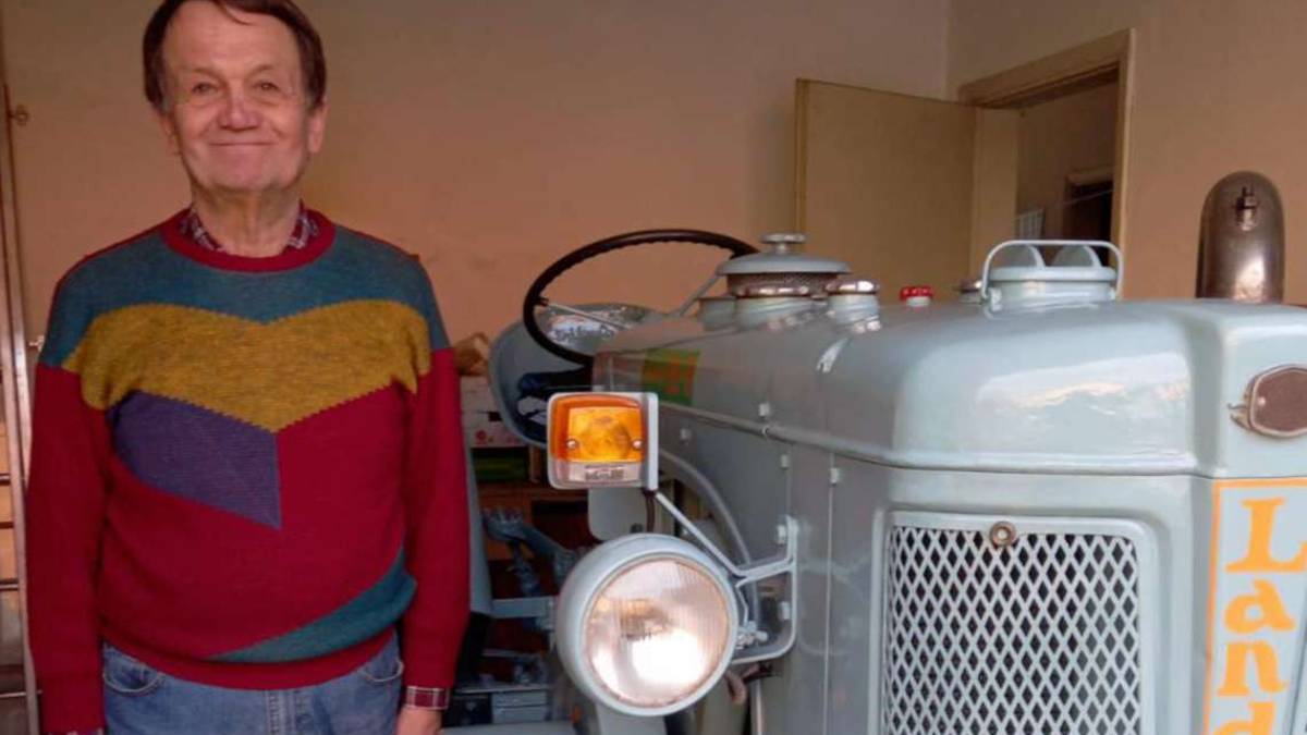 Forlì. Auto e trattori d'epoca: l'incredibile collezione di Bruno Flamigni