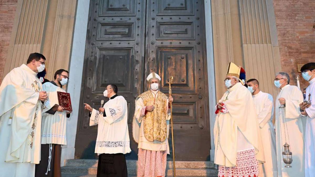 Imola, il cardinale Gambetti apre l'anno giubilare di San Cassiano