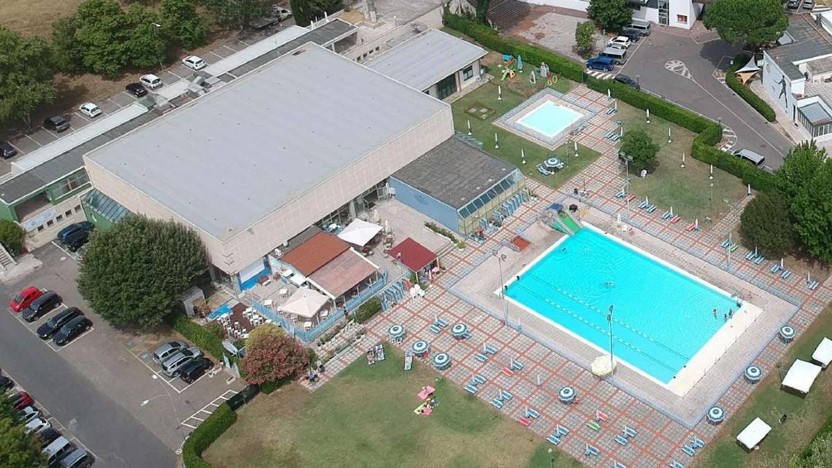 Castel San Pietro, chiusura per la piscina comunale