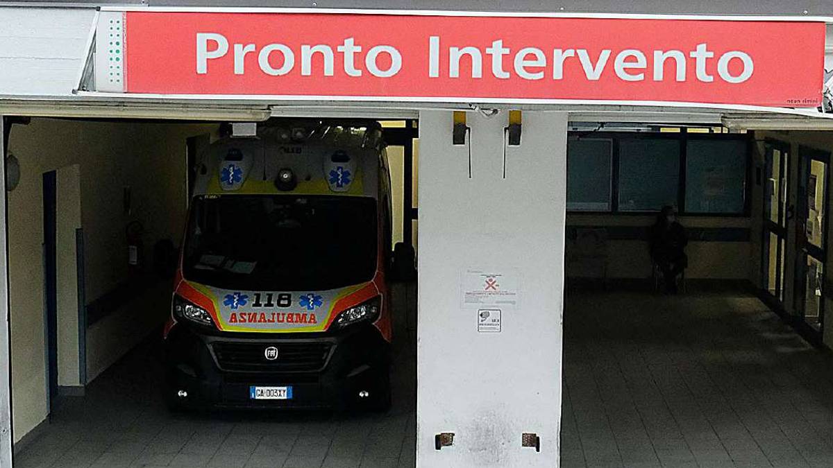 Santarcangelo, sviene nei pressi dell'ospedale: Niente soccorso se non chiamate il 118