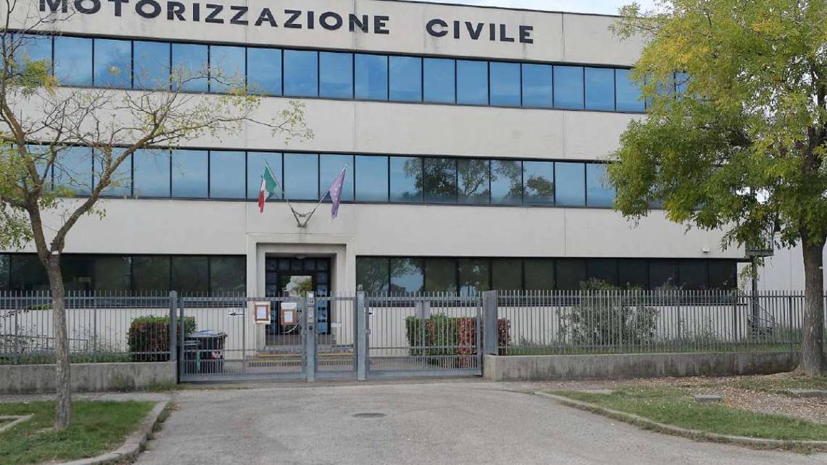 Ravenna, chiude la Motorizzazione. Uffici a Cesena