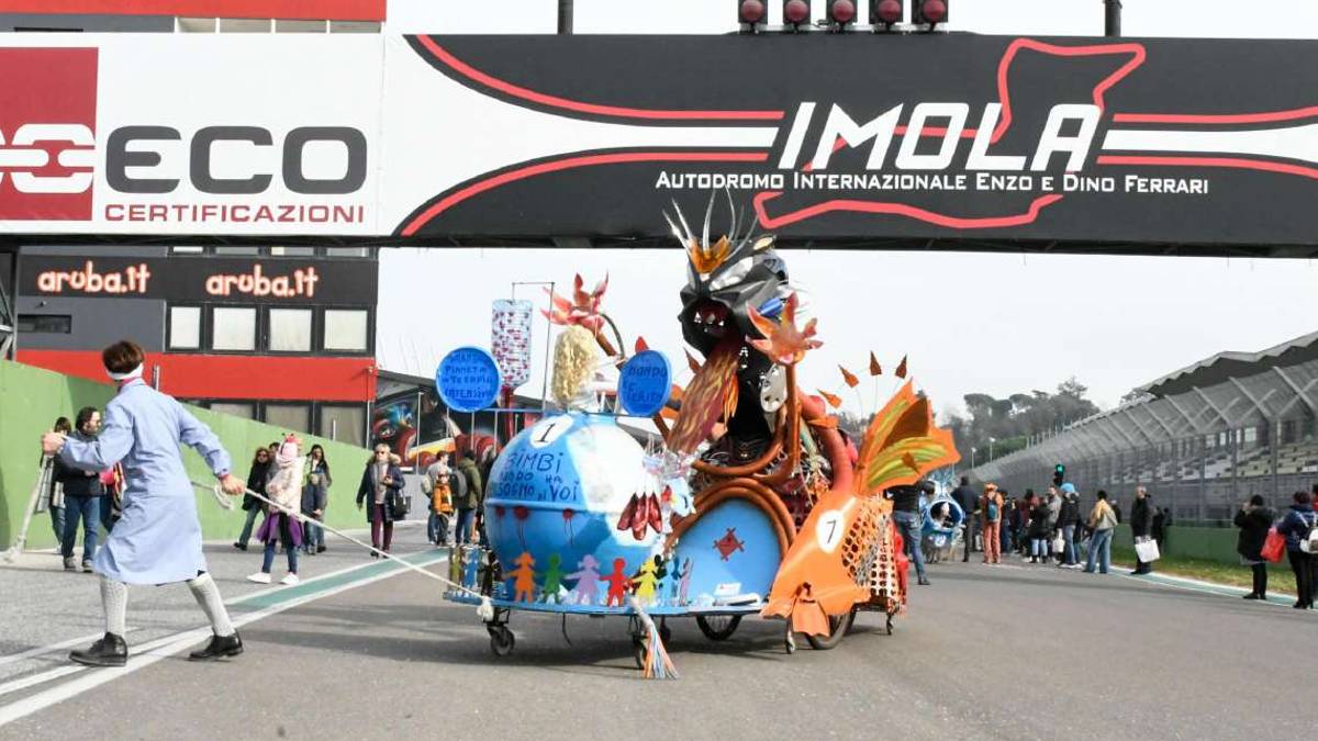 Imola, Carnevale dei Fantaveicoli in rampa di lancio