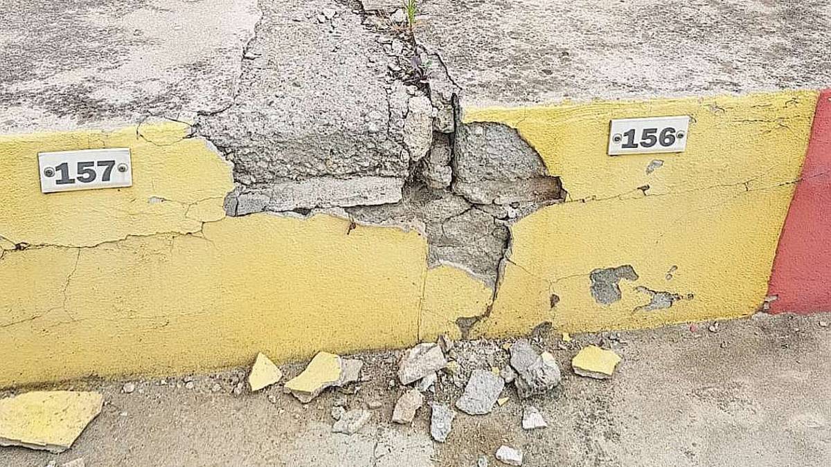San Mauro, stadio: tribuna sgretolata ma lavori in stand by
