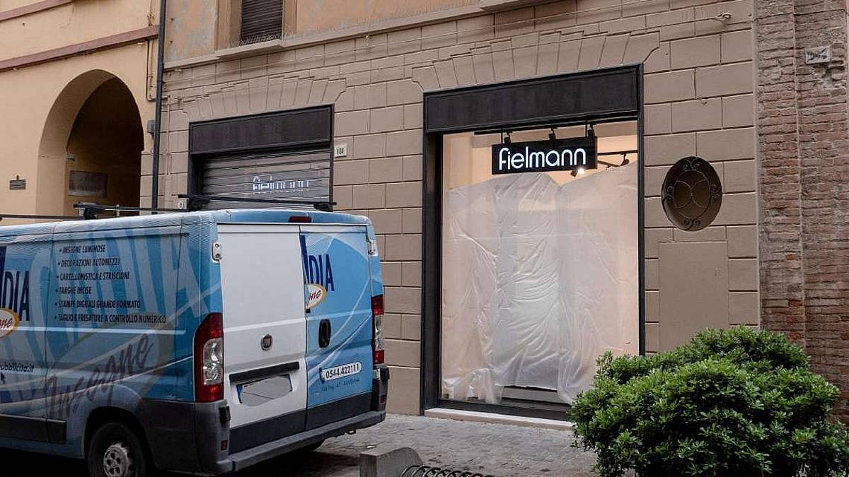 Imola, apre uno store dell'ottica con 5 assunzioni