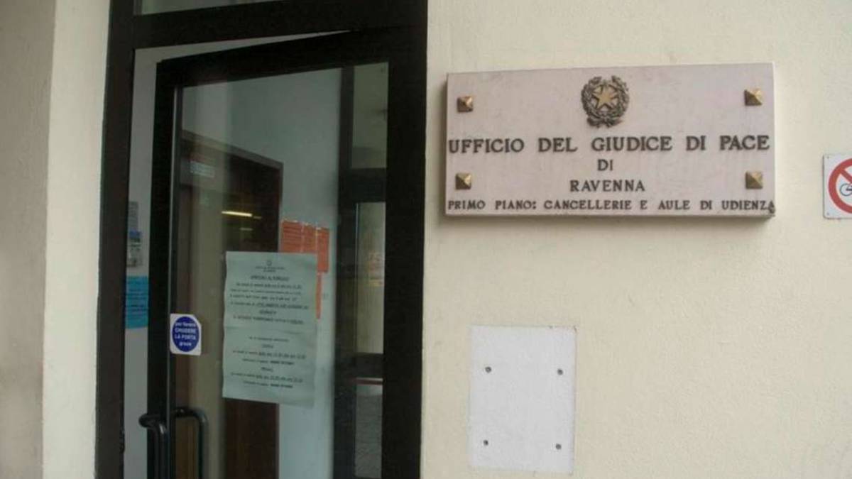 Ravenna e il cancelliere assenteista: Spariva quasi tutti i giorni