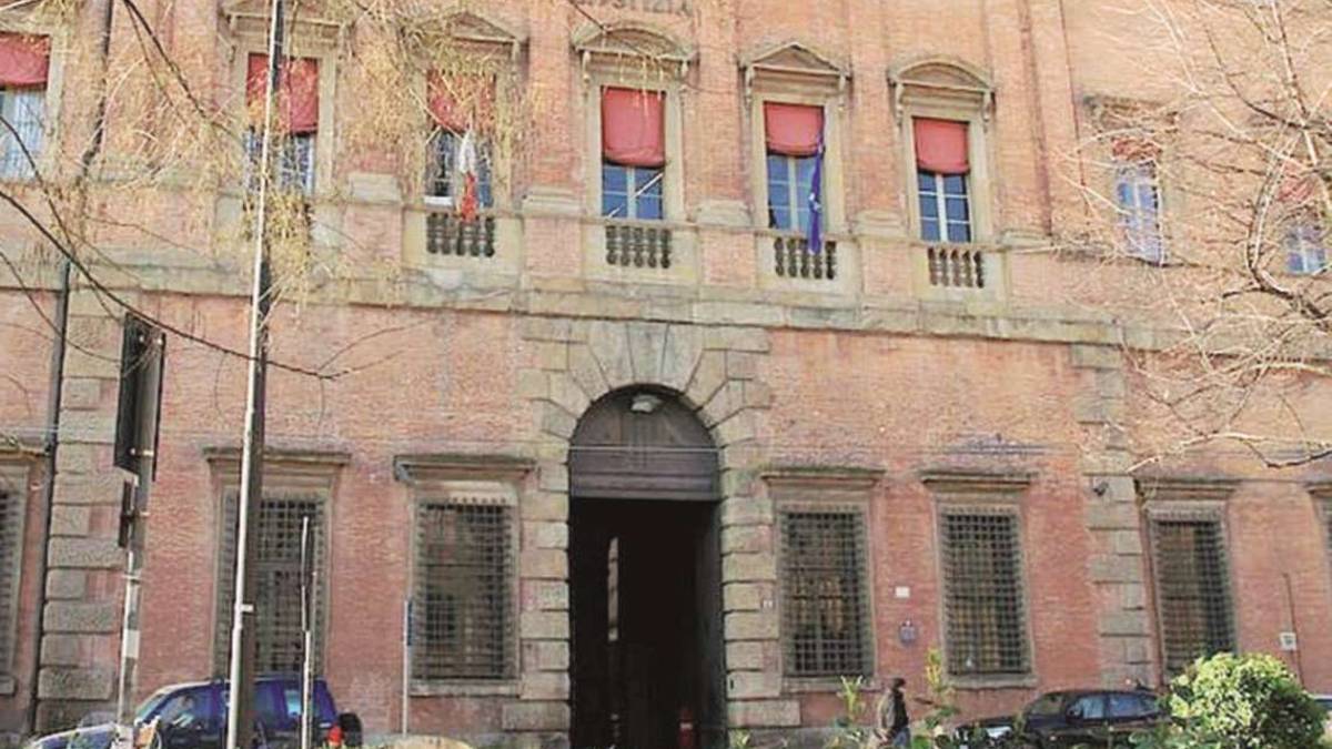 Cesena, moglie investe il marito: confermati risarcimento e pena
