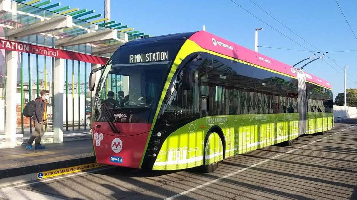 Rimini. Alla prima gelata il Metromare si paralizza: corse fermate