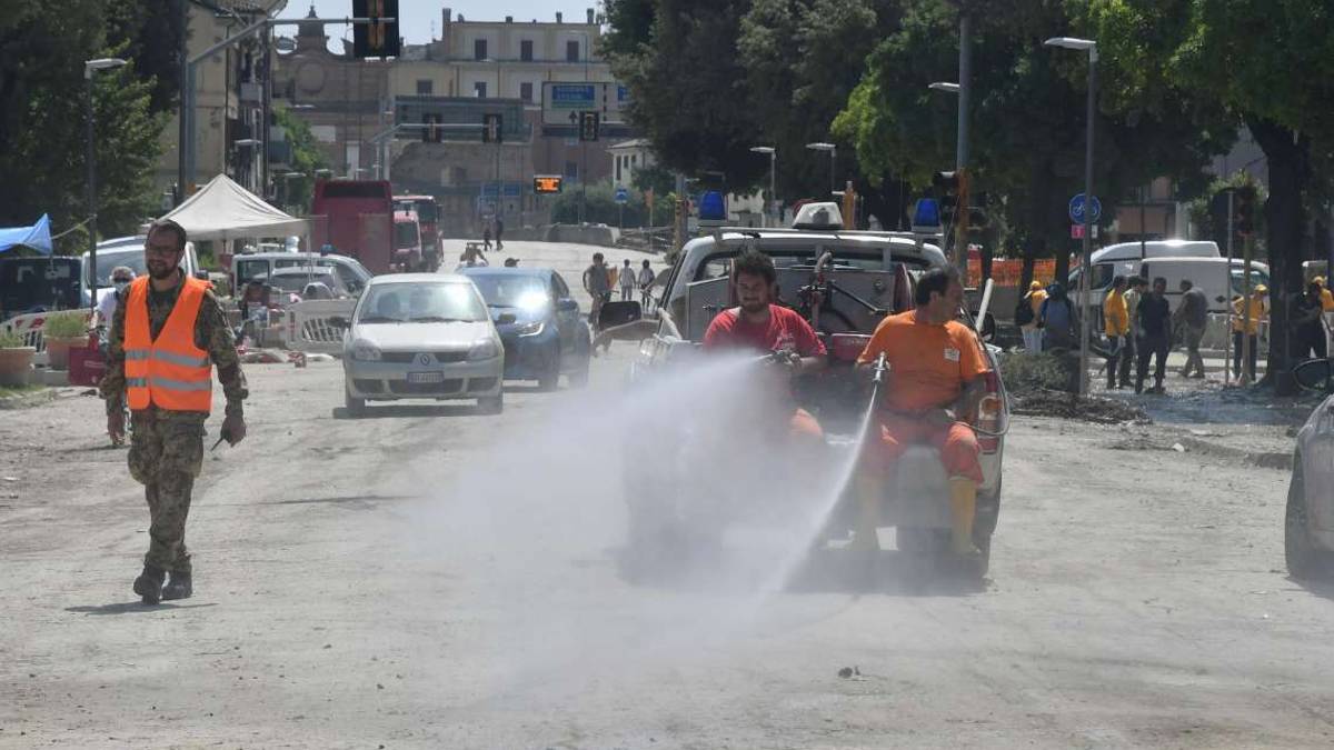 Forlì, la seconda domenica di emergenza dei Romiti, senza telecamere ma con tanto ancora da fare
