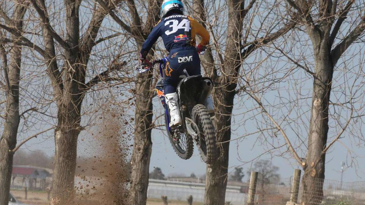 Motocross, dall’opulenta MotoGp alla polvere Dovi è sempre Dovi
