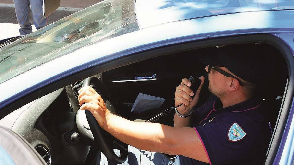 Fa il pieno all’amante a scrocco della ditta: arrestato latitante