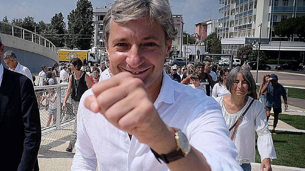 Rimini, Gnassi toglie le deleghe a Gloria Lisi